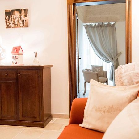 La Dimora Della Sarta Apartment Alberobello Bagian luar foto