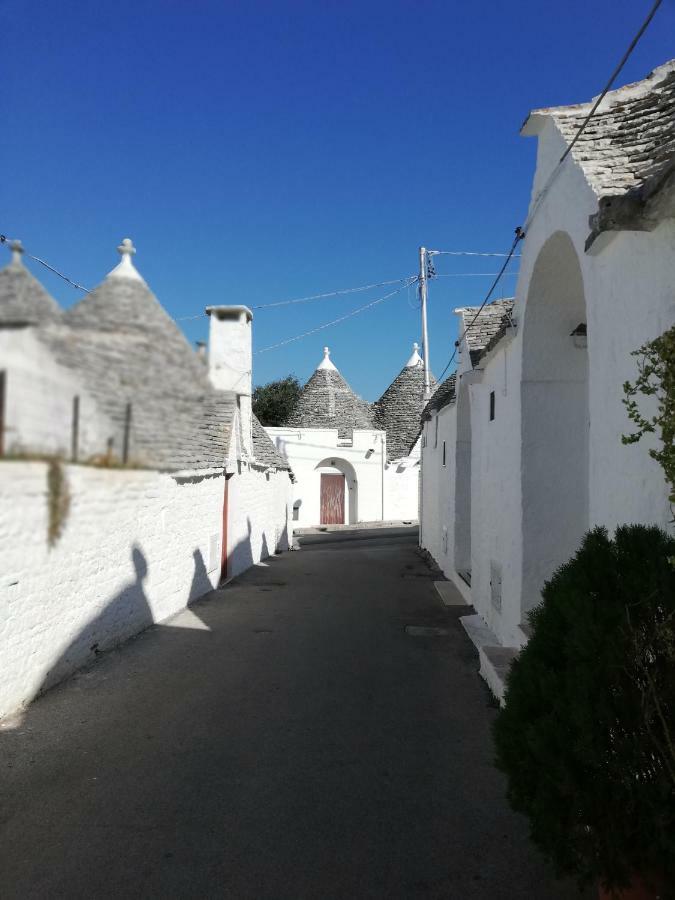 La Dimora Della Sarta Apartment Alberobello Bagian luar foto
